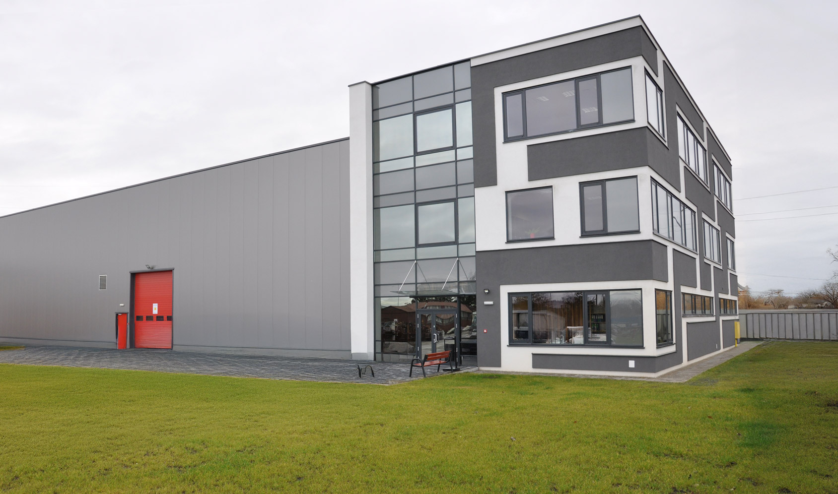 Biura oraz hala produkcyjna R&G PLUS